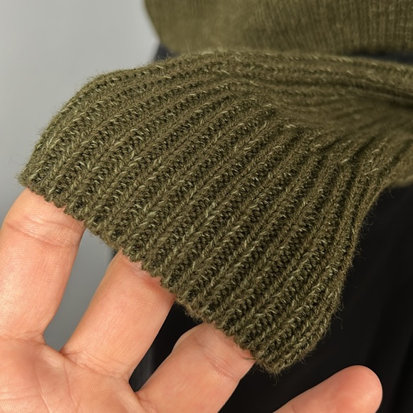 URBAN OUTFITTERS Green Cribbed Cropped Sweater Sz XP TP - Picture 14 of 15